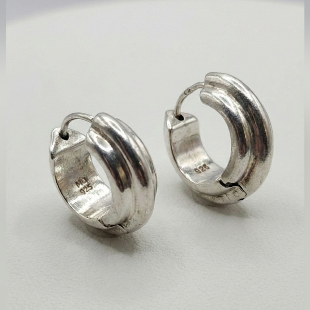 Vintage MYD Sterling Silver 925 Ribbed Huggie Hoop Earrings